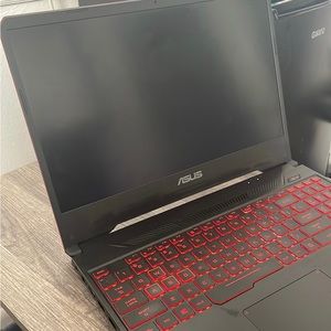 Asus gaming laptop 
Used but works like it’s brand new and looks brand new